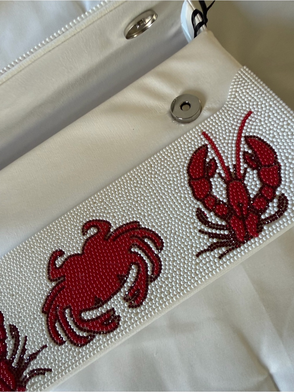 Sincerly Jules White Beaded Shoulder Bag with Red Crab & Lobster Motifs - Picture 3 of 6